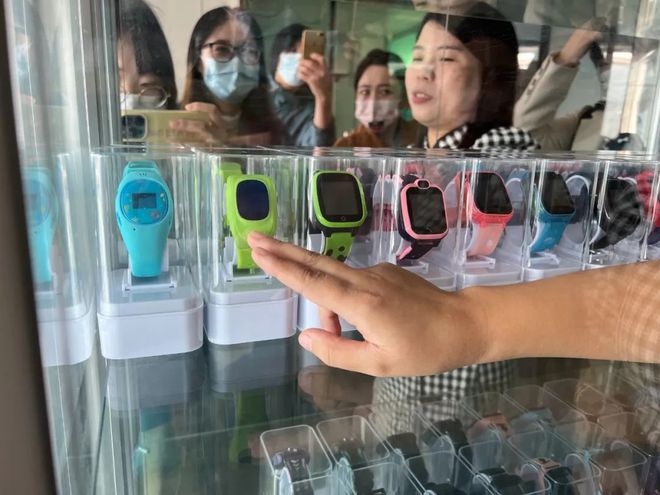 产业带工厂双11大集结 “江西打工妹”上淘特掘金腕表